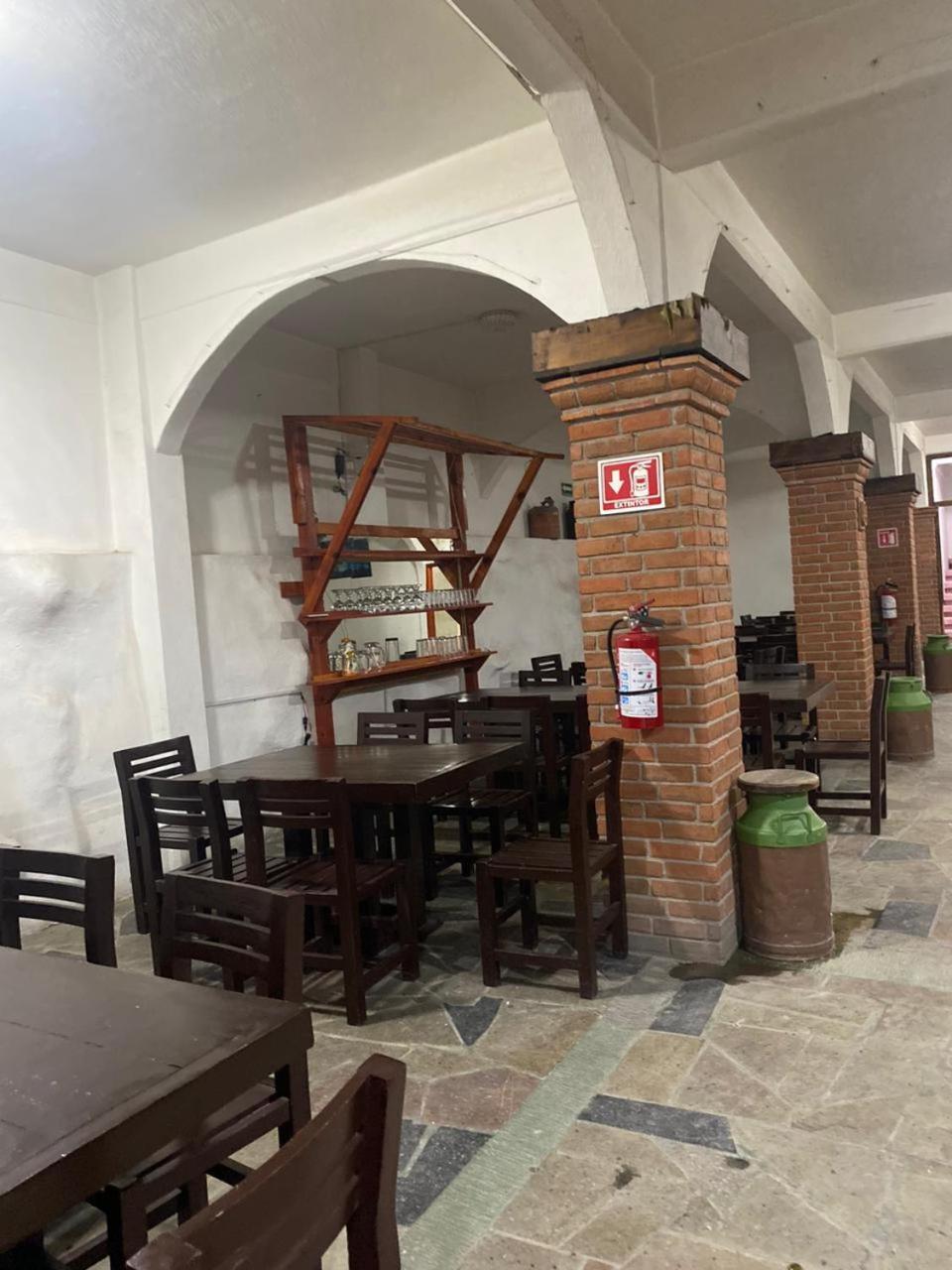 Hermanos Feregrino Bernal Kültér fotó